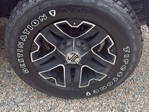 Used 2016 Chevrolet Colorado Z71 AWD/4WD image 33