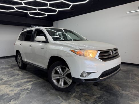 Used 2013 Toyota Highlander Limited AWD/4WD image 6