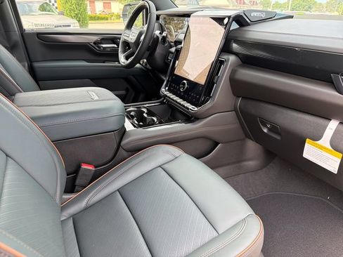 New 2026 GMC Yukon XL AT4 w/ AT4 Premium Plus Package AWD/4WD image 21