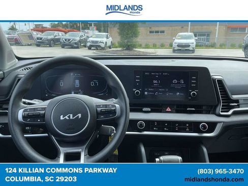 Used 2025 Kia Sportage LX FWD image 11