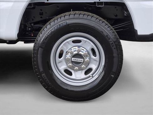 New 2026 Ford F250 XL w/ XL Chrome Package image 9