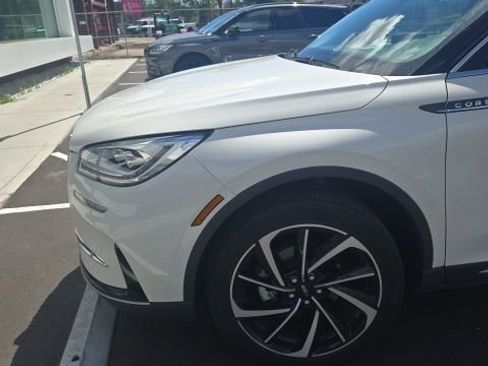 Used 2023 Lincoln Corsair Reserve FWD image 2