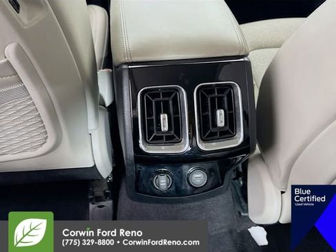 Used 2023 Kia Sorento SX image 29
