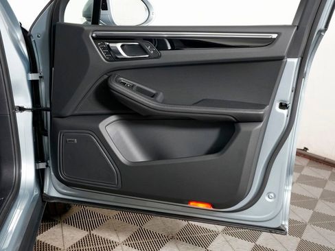 New 2026 Porsche Macan image 36