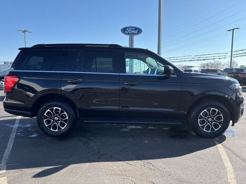 Used 2024 Ford Expedition XLT image 4