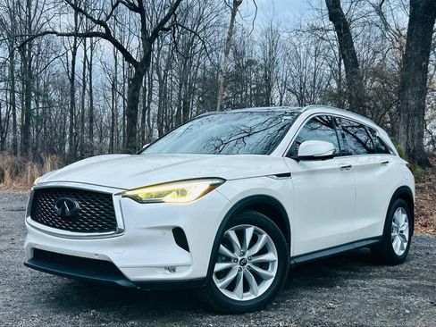 Used 2019 INFINITI QX50 Essential w/ Premium Heat Package image 2