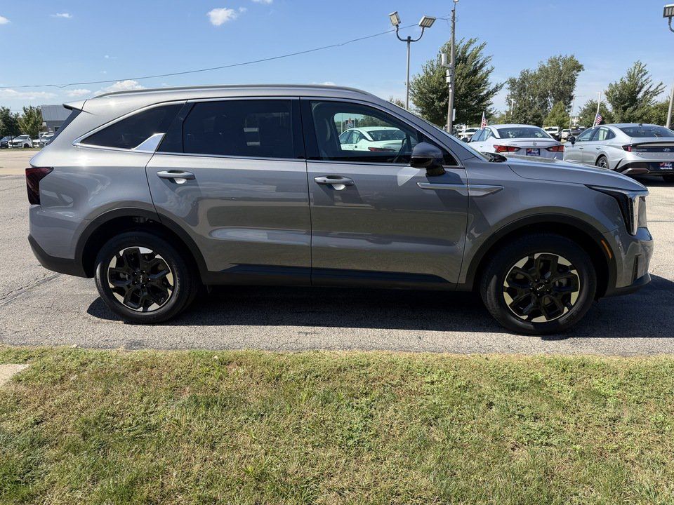 Used 2024 Kia Sorento S AWD/4WD image 6