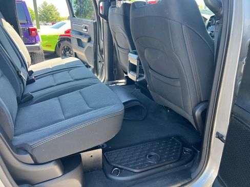 Used 2022 RAM 1500 Big Horn AWD/4WD image 10