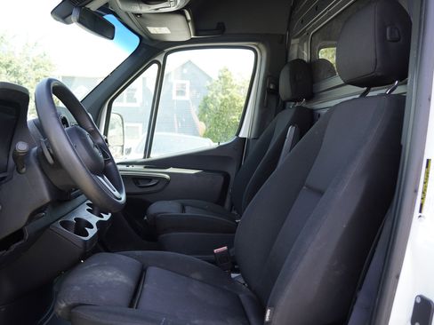 Used 2023 Mercedes-Benz Sprinter 1500 image 13