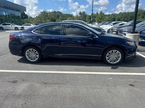 Used 2015 Lexus ES 350 w/ Luxury Package FWD image 3