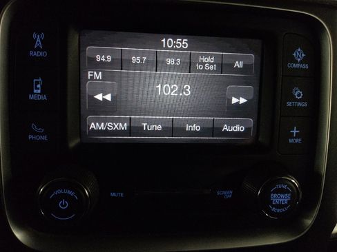 Used 2021 RAM 1500 Classic SLT image 25