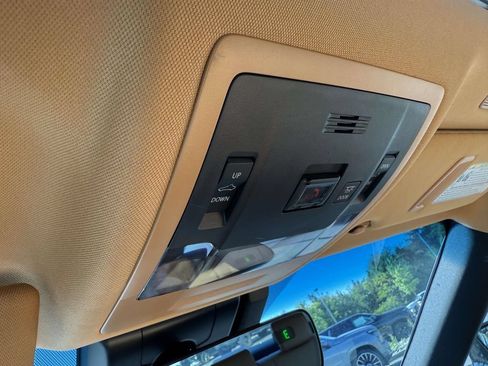 Used 2022 Lexus ES 350 w/ Premium Package FWD image 28