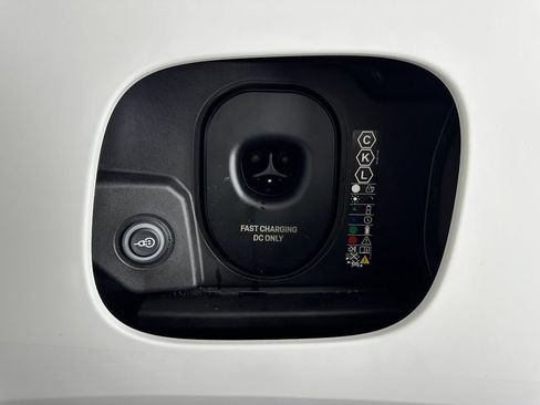 New 2026 Porsche Cayenne Turbo AWD/4WD image 48