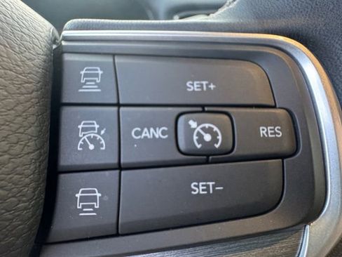 Used 2025 Jeep Wagoneer Series II image 8