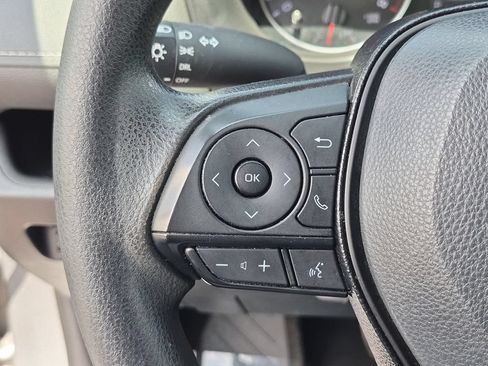 Used 2021 Toyota RAV4 LE w/ Carpet Mat Package (TMS) FWD image 18