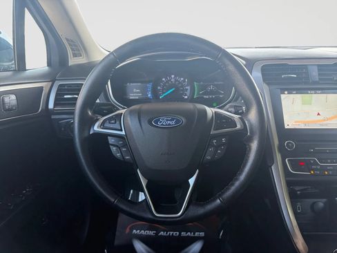 Used 2018 Ford Fusion Energi SE FWD image 29
