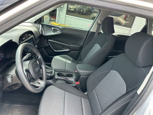 Used 2021 Kia Soul S FWD image 5