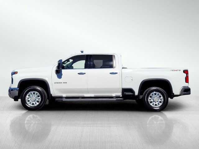 Used 2025 Chevrolet Silverado 2500 LTZ AWD/4WD image 7