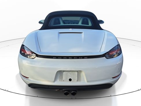 Used 2017 Porsche 718 Boxster image 7