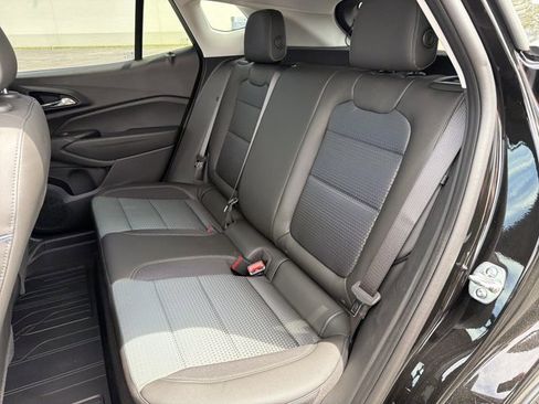New 2026 Chevrolet Trax LT w/ Sunroof Package FWD image 25