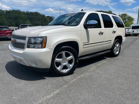Used 2014 Chevrolet Tahoe LTZ RWD image 2