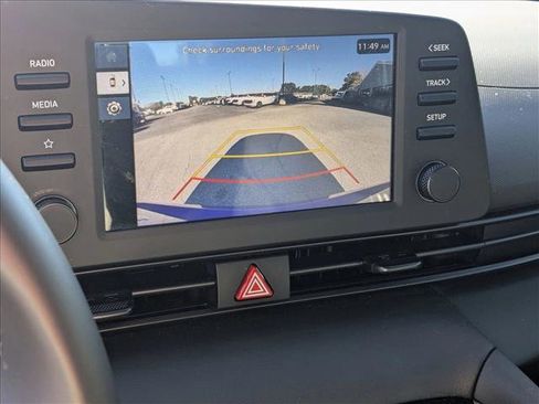 Used 2025 Hyundai Elantra Sport image 13