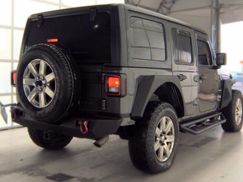Used 2020 Jeep Wrangler Unlimited Sahara AWD/4WD image 4