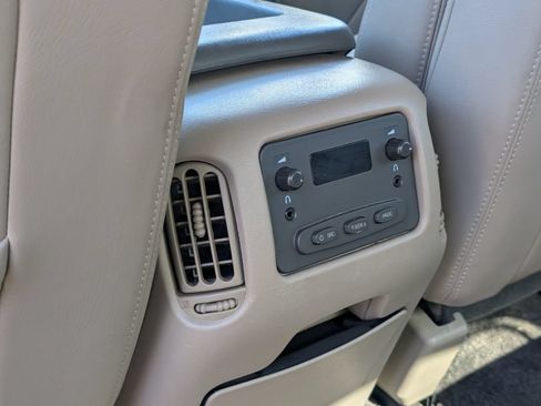 Used 2003 Chevrolet Avalanche 2WD image 17