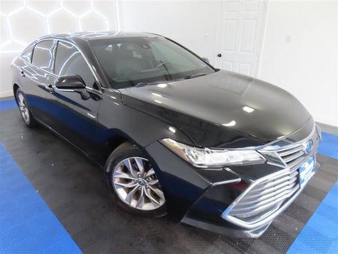 Used 2021 Toyota Avalon XLE w/ Moonroof Package FWD image 5