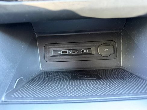 Used 2020 Volkswagen Atlas Cross Sport SE w/ Panoramic Sunroof Package AWD/4WD image 27