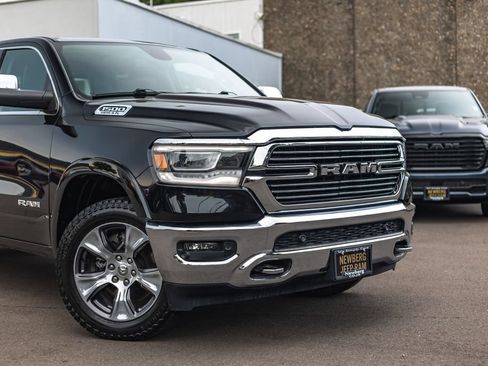 Used 2019 RAM 1500 Laramie AWD/4WD image 3
