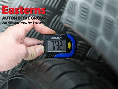 Used 2023 Chrysler Pacifica Touring-L image 29