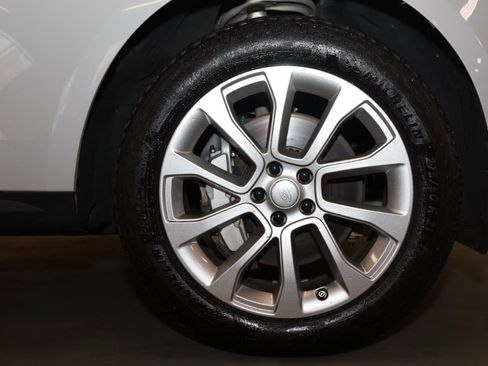 Used 2024 Land Rover Range Rover Sport SE image 26