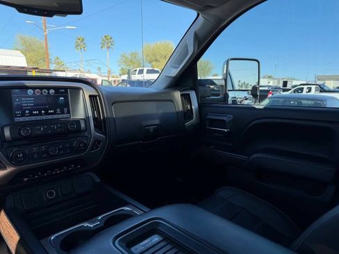 Used 2019 GMC Sierra 2500 Denali w/ Duramax Plus Package AWD/4WD image 20