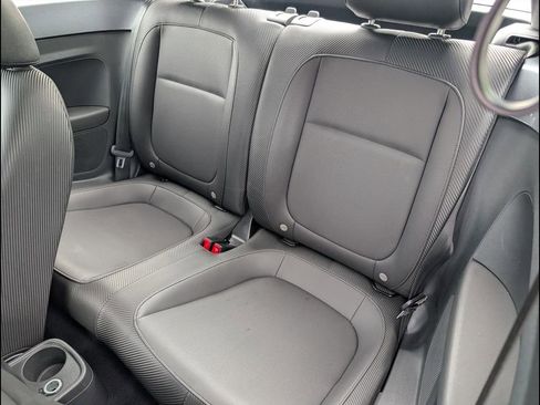 Used 2019 Volkswagen Beetle 2.0T SE FWD image 8