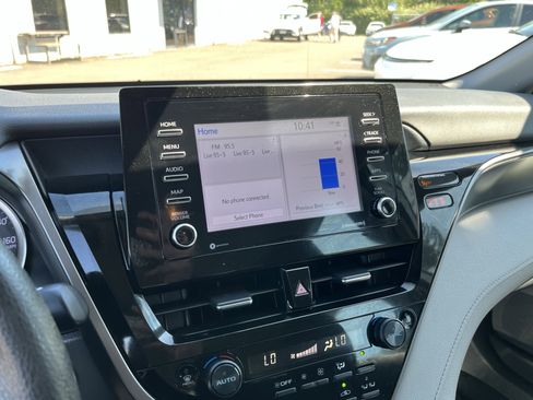 Used 2021 Toyota Camry LE FWD image 23