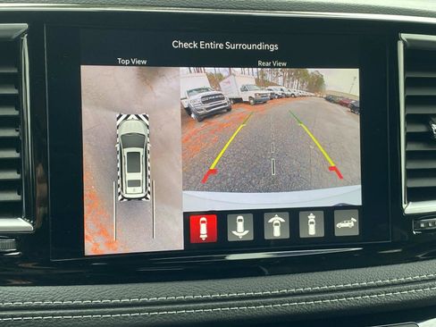 New 2026 Chrysler Pacifica Limited image 16