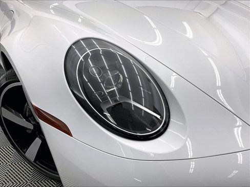Used 2022 Porsche 911 Carrera RWD image 26