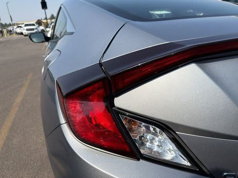 Used 2018 Honda Civic EX-T image 11