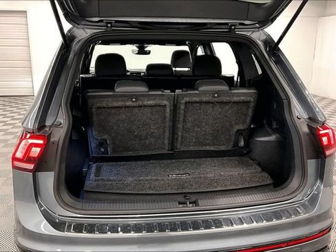 Used 2023 Volkswagen Tiguan SE R-Line FWD image 40
