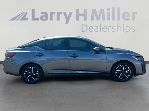 Used 2024 Nissan Sentra SV FWD image 7