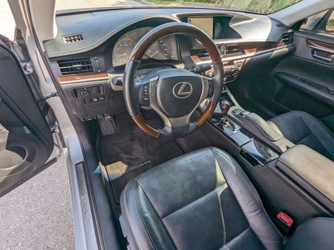 Used 2014 Lexus ES 350 w/ Luxury Package image 14