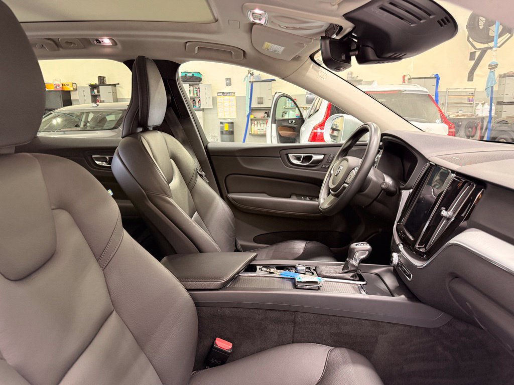 Used 2020 Volvo XC60 T6 Momentum w/ Advanced Package AWD/4WD image 29