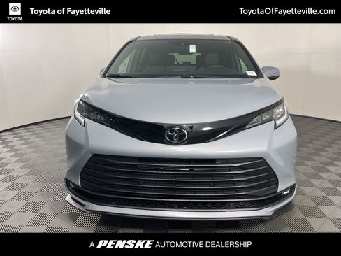 New 2026 Toyota Sienna XLE Woodland Edition image 7