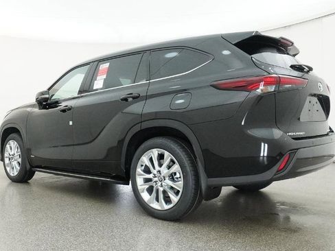 New 2026 Toyota Highlander Limited AWD/4WD image 18