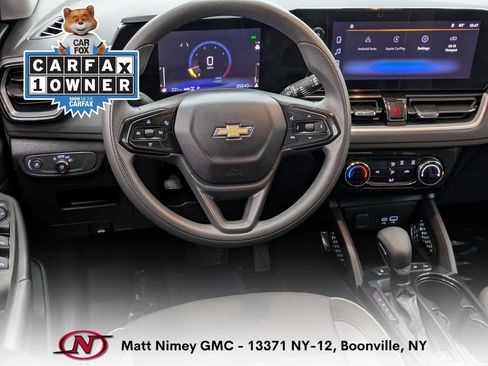 Used 2025 Chevrolet TrailBlazer LT AWD/4WD image 4