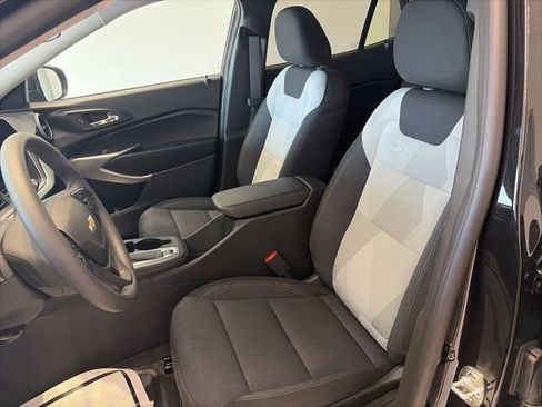 New 2026 Chevrolet Trax LS w/ LS Convenience Package FWD image 10