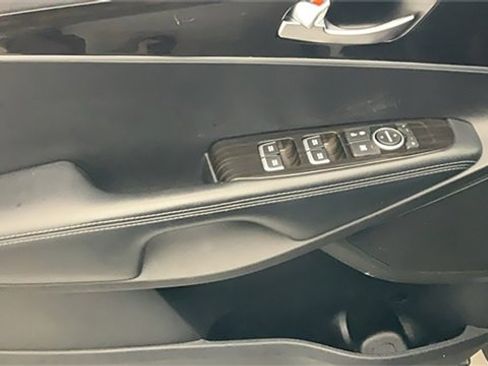 Used 2020 Kia Sorento AWD V6 image 16