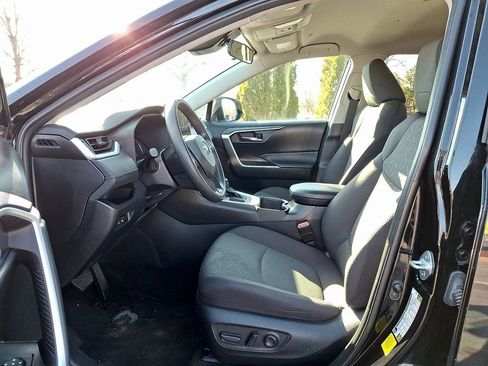 Used 2024 Toyota RAV4 XLE image 13