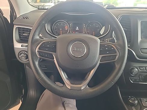 Used 2019 Jeep Cherokee Latitude w/ Popular Appearance Group AWD/4WD image 13